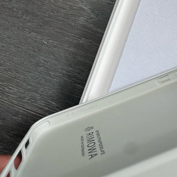 Rimowa iPhone case Aluminum iPhone 16 Pro~16 pro Max - Picture 8 of 8